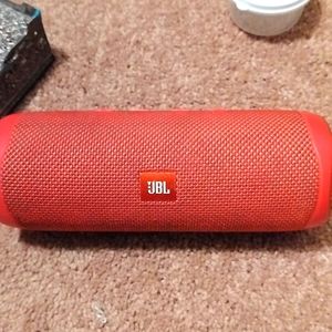 Flip 5 by JBL